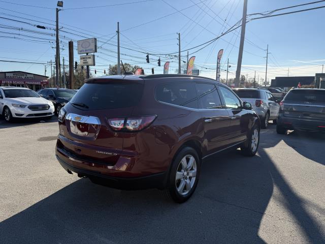 2016 Chevrolet Traverse 1LT photo 4