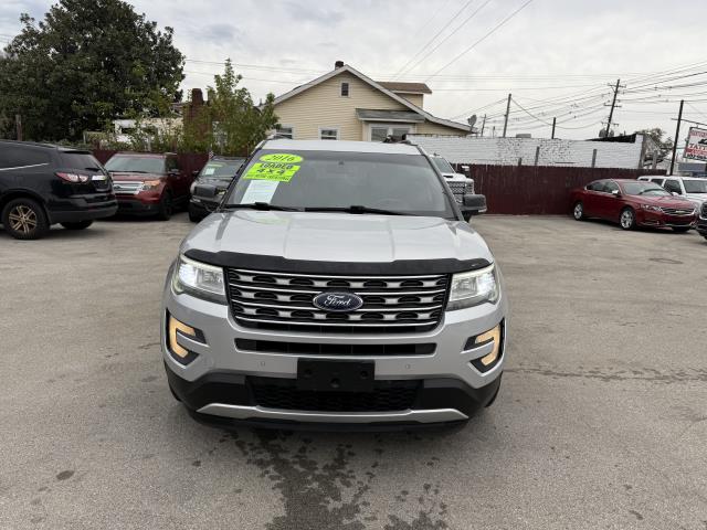 2016 Ford Explorer XLT photo 2