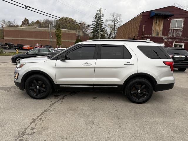 2016 Ford Explorer XLT photo 5