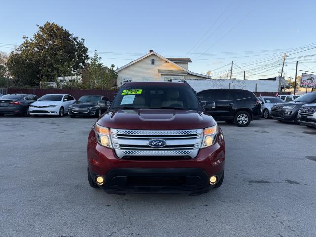 2014 Ford Explorer XLT photo 2