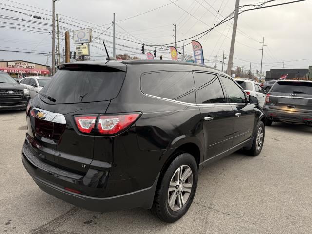 2017 Chevrolet Traverse 1LT photo 4