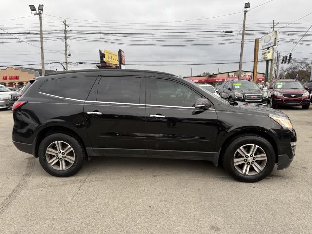 2017 Chevrolet Traverse 1LT photo 3