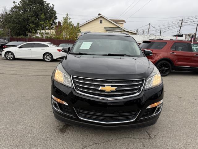 2017 Chevrolet Traverse 1LT photo 2