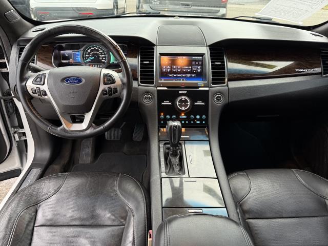 2015 Ford Taurus Limited photo 10